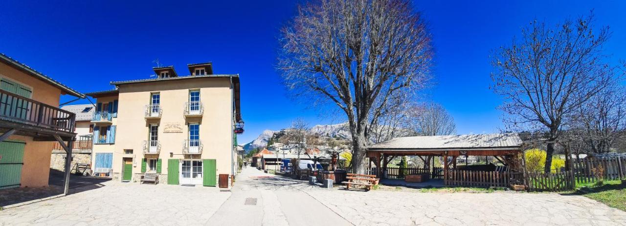 L'Auberge Saint-Vincent-les-Forts Zewnętrze zdjęcie