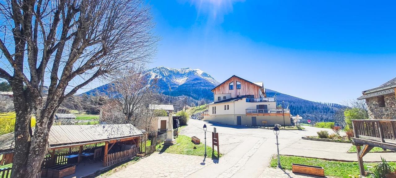 L'Auberge Saint-Vincent-les-Forts Zewnętrze zdjęcie
