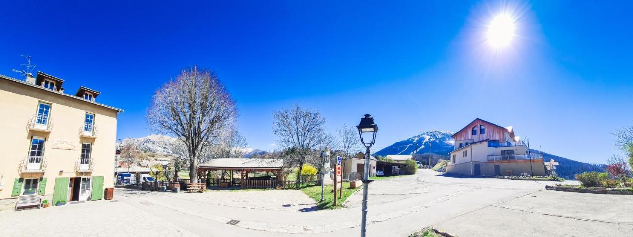 L'Auberge Saint-Vincent-les-Forts Zewnętrze zdjęcie